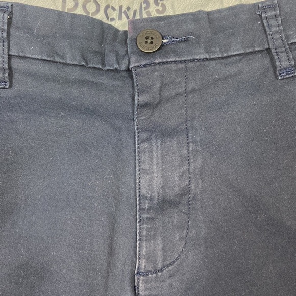 Men’s Navy Blue Docker’s Supreme Flex Ultimate Short - Picture 6 of 10